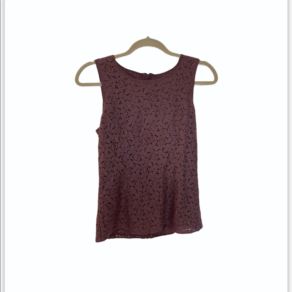 Banana Republic plum top w/ beautiful details S4